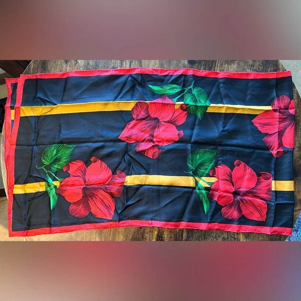 VINTAGE:  | ladies 100% silk, scarf. - Picture 4 of 7
